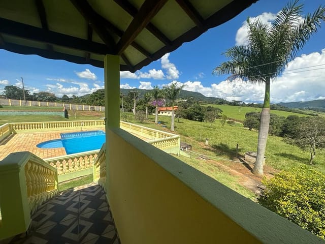 Chácara com 10000m² 6 quartos e 4 banheiros, à venda, no bairro Roseira em Extrema