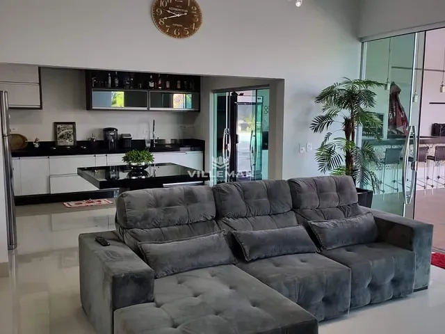 Chácara com 1200m² 2 quartos e 3 banheiros, à venda, no bairro Área Rural de Maringá em Maringá