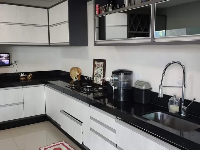 Chácara com 1200m² 2 quartos e 3 banheiros, à venda, no bairro Área Rural de Maringá em Maringá