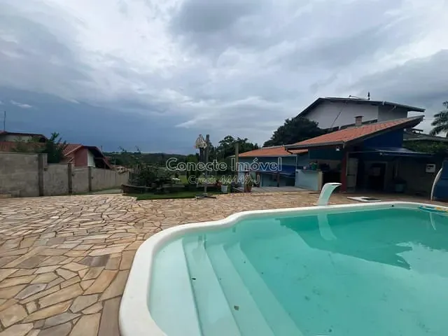 Chácara com 1000m² 3 quartos e 3 banheiros, à venda, no bairro Colinas do Castelo em Jaguariúna