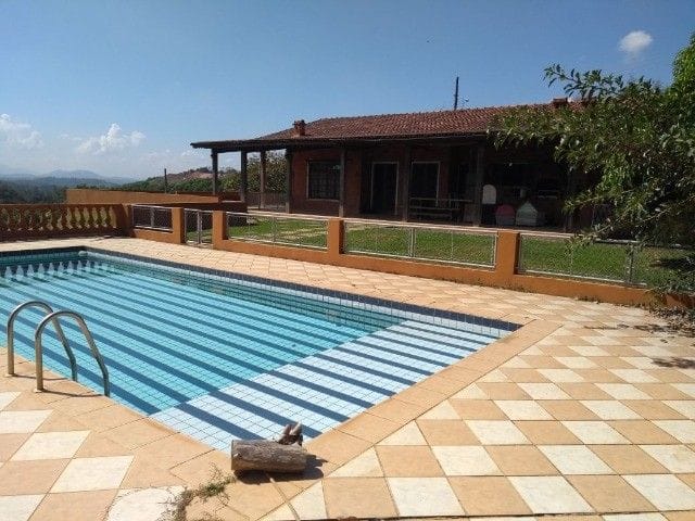 Chácara com 12500m² 3 quartos e 4 banheiros, à venda, no bairro Condomínio Porta do Sol em Mairinque