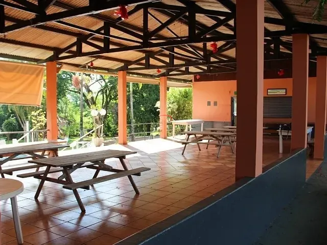 Chácara com 12000m² 3 quartos e 2 banheiros, à venda, no bairro Cafezal em Londrina