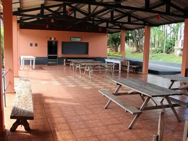 Chácara com 12000m² 3 quartos e 2 banheiros, à venda, no bairro Cafezal em Londrina