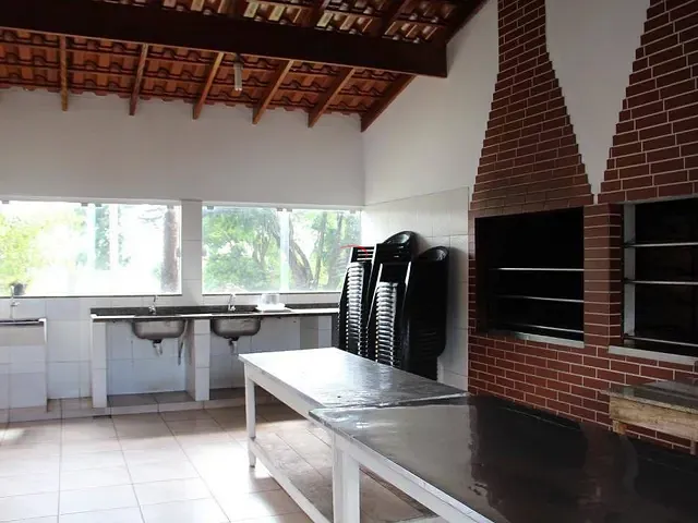 Chácara com 12000m² 3 quartos e 2 banheiros, à venda, no bairro Cafezal em Londrina