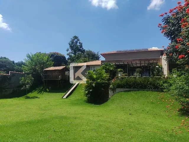 Chácara com 2500m² 3 quartos e 4 banheiros, à venda, no bairro Colinas do Mosteiro de Itaici em Indaiatuba