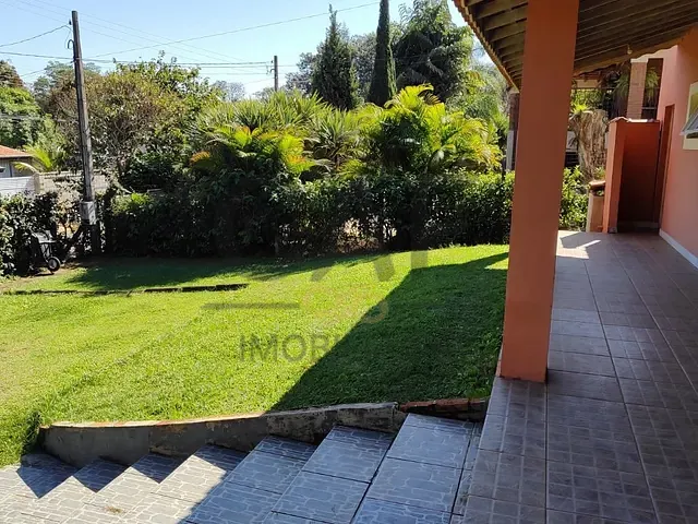 Chácara com 1000m² 4 quartos e 3 banheiros, à venda, no bairro Jardim Roseira de Cima em Jaguariúna
