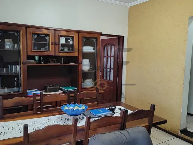 Chácara com 1000m² 4 quartos e 3 banheiros, à venda, no bairro Jardim Roseira de Cima em Jaguariúna