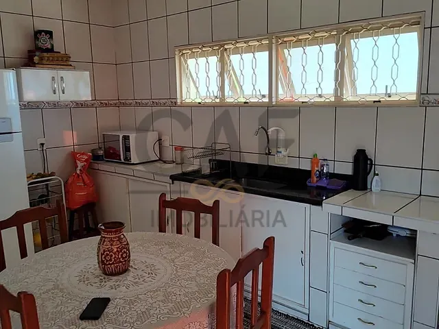 Chácara com 1000m² 4 quartos e 3 banheiros, à venda, no bairro Jardim Roseira de Cima em Jaguariúna