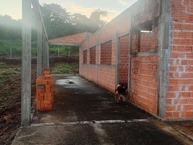 Chácara 3 quartos e 1 banheiro, à venda, no bairro Selva em Londrina