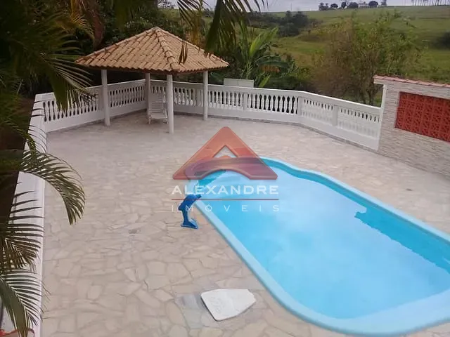 Chácara com 1480m² 2 quartos e 3 banheiros, à venda, no bairro Jardim Santa Hermínia em São José dos Campos
