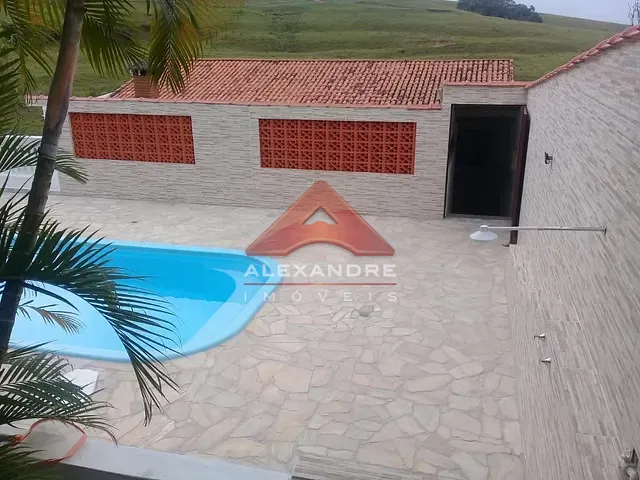 Chácara com 1480m² 2 quartos e 3 banheiros, à venda, no bairro Jardim Santa Hermínia em São José dos Campos