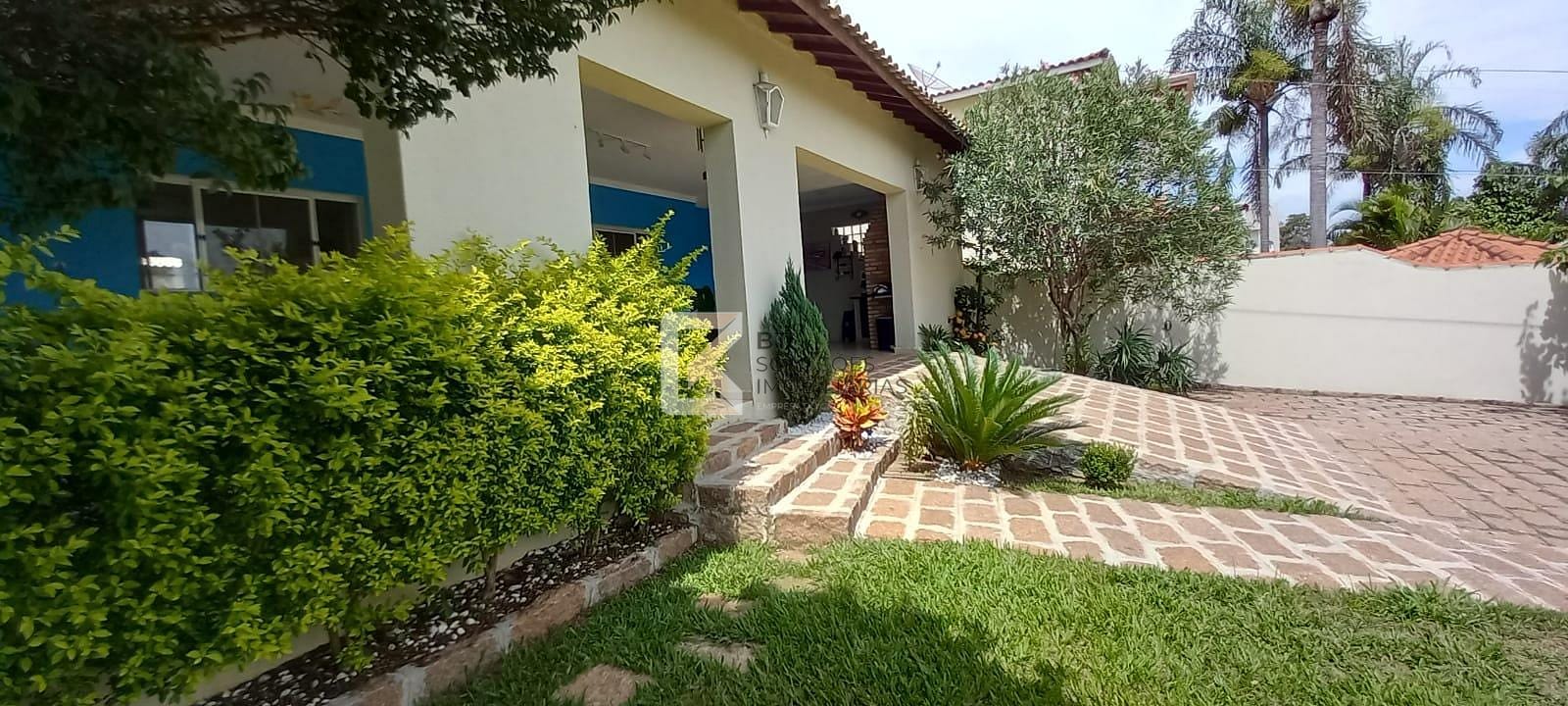 Chácara, 3 quartos, 1000 m² - Foto 1