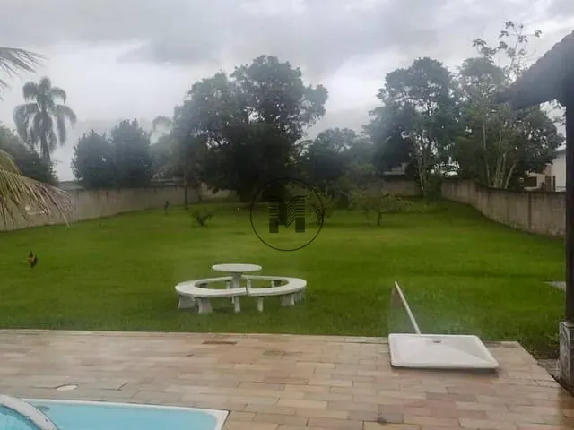 Chácara com 2700m² 4 quartos e 3 banheiros, à venda, no bairro Chácaras Santa Edwirges em Guaratinguetá