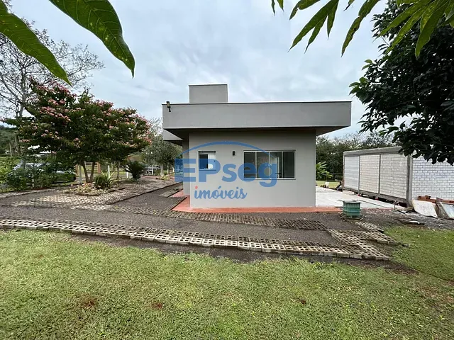 Chácara com 1530m², à venda, no bairro Estância Cabral em Cambé