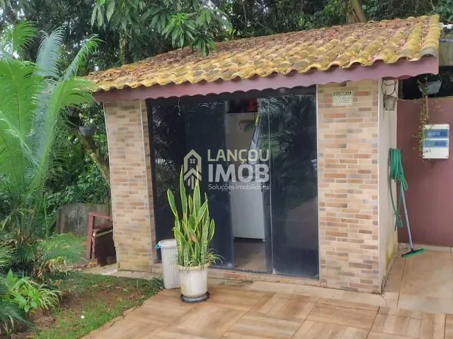 Chácara 2 quartos e 3 banheiros, à venda, no bairro Água das Flores em Jundiaí