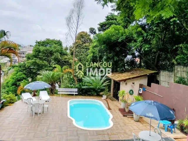 Chácara 2 quartos e 3 banheiros, à venda, no bairro Água das Flores em Jundiaí