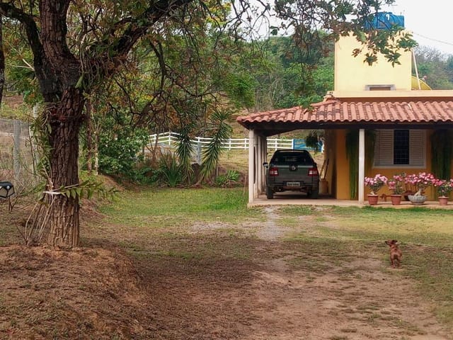 Chácara com 2100m² 2 quartos e 1 banheiro, à venda, no bairro Área Rural de Arcos em Arcos