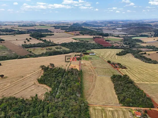 Chácara 4 quartos e 2 banheiros, para alugar, no bairro Gleba Fazenda Palhano em Londrina