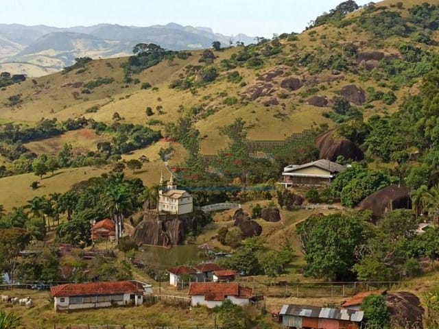 Chácara com 290400m² 3 quartos e 5 banheiros, à venda, no bairro Zona Rural em Paraisópolis