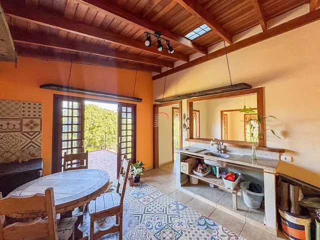 Chácara com 10000m² 3 quartos e 2 banheiros, à venda, no bairro Área Rural de Londrina em Londrina