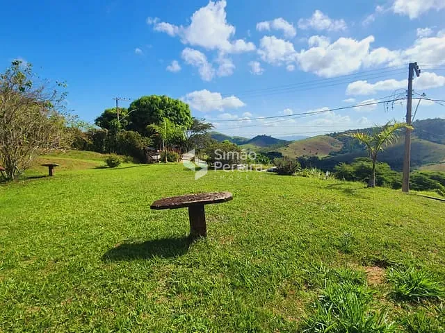 Chácara com 1250m² 2 quartos e 2 banheiros, à venda, no bairro Balança em Simão Pereira