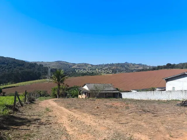 Chácara com 2670m² 2 quartos e 1 banheiro, à venda, no bairro Jardim Maracanã em Atibaia