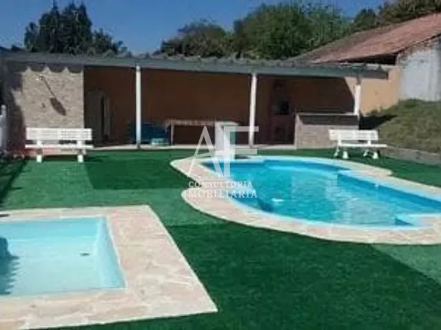 Chácara com 1300m² 2 quartos e 1 banheiro, à venda, no bairro Chácaras Ingrid em Taubaté