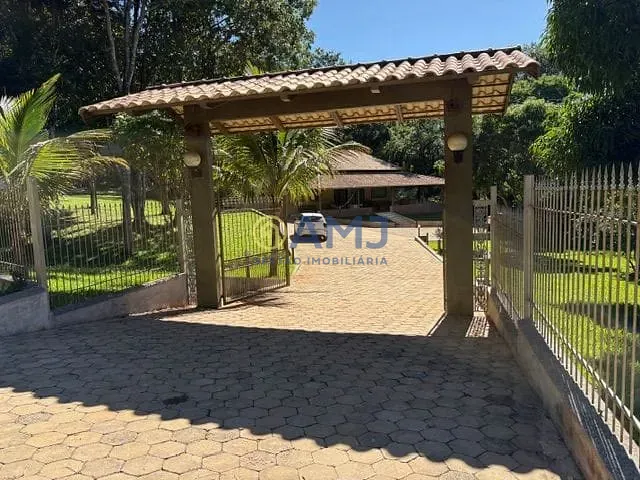 Chácara com 4887m² 5 quartos e 4 banheiros, à venda, no bairro Countryville em Hidrolândia
