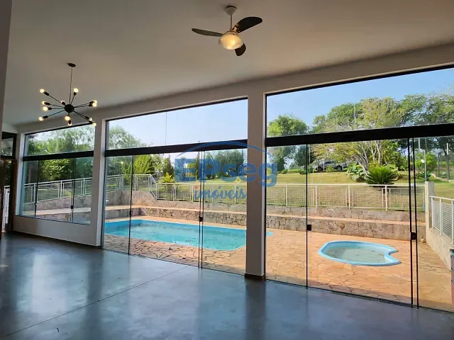 Chácara com 2000m² 3 quartos e 5 banheiros, à venda, no bairro Estância Cabral em Cambé