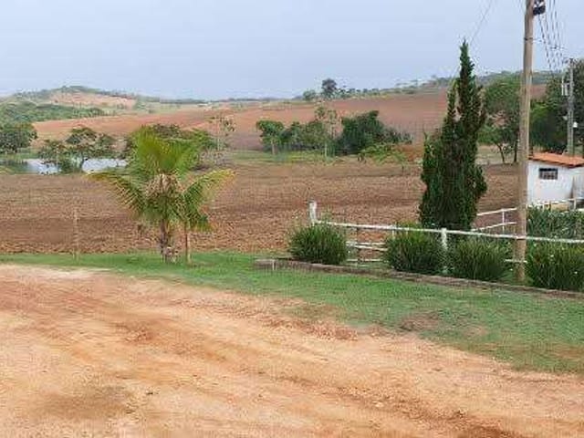 Chácara com 248m², à venda, no bairro Esmeraldas em Contagem
