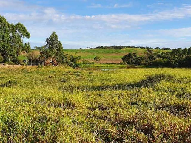 Chácara com 248m², à venda, no bairro Esmeraldas em Contagem