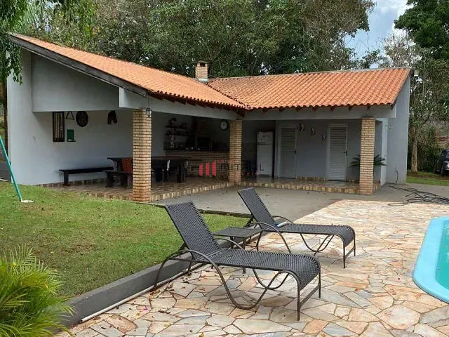 Chácara com 6000m² 3 quartos e 4 banheiros, à venda, no bairro Bairro Limoeiro em Londrina
