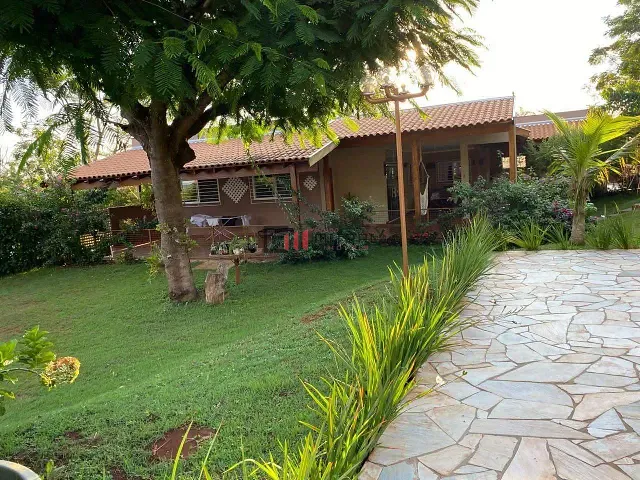 Chácara com 6000m² 3 quartos e 4 banheiros, à venda, no bairro Bairro Limoeiro em Londrina