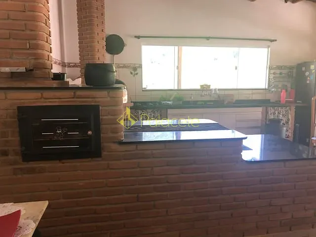Chácara com 216000m² 1 quarto e 1 banheiro, à venda, no bairro Pinga em Pindamonhangaba