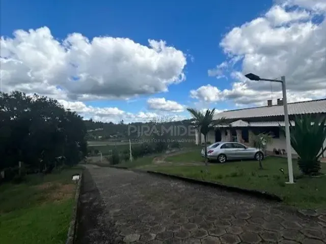 Chácara com 5000m² 5 quartos e 8 banheiros, à venda, no bairro Chácaras Poços de Caldas em Poços de Caldas