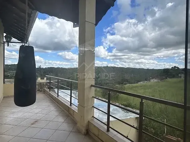 Chácara com 5000m² 5 quartos e 8 banheiros, à venda, no bairro Chácaras Poços de Caldas em Poços de Caldas