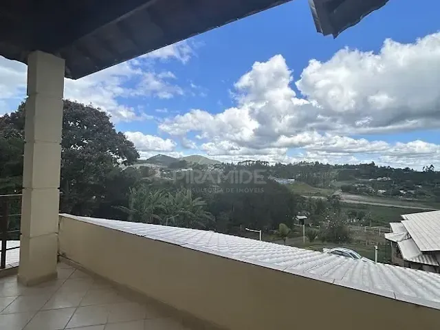 Chácara com 5000m² 5 quartos e 8 banheiros, à venda, no bairro Chácaras Poços de Caldas em Poços de Caldas