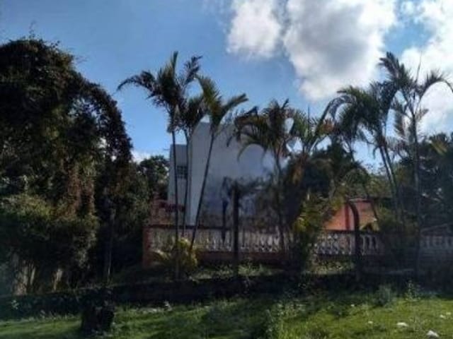 Chácara com 2000m² 3 quartos e 5 banheiros, à venda, no bairro Chácara Vale do Rio Cotia em Carapicuíba