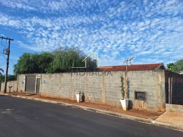 Chácara com 1200m² 3 quartos e 1 banheiro, à venda, no bairro Chácaras Bom Jardim em Guaxupé