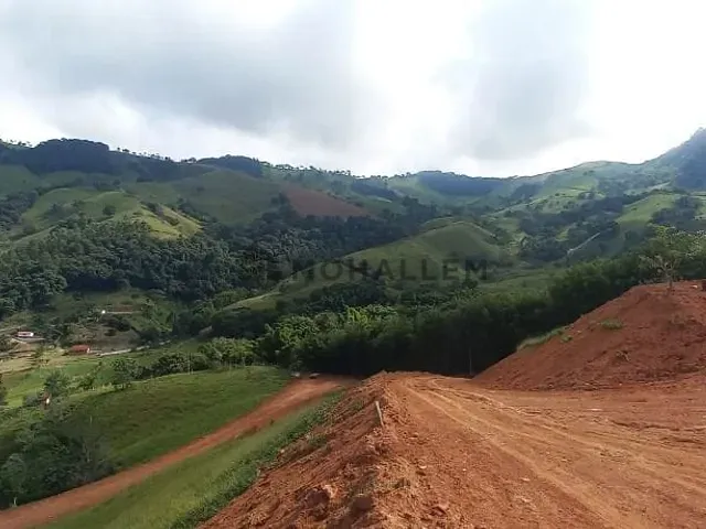 Chácara com 1940m², à venda, no bairro Ilha em Maria da Fé