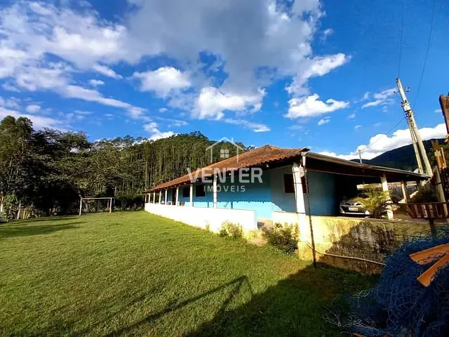 Chácara com 3000m² 6 quartos e 4 banheiros, à venda, no bairro Pedra Branca em Monteiro Lobato