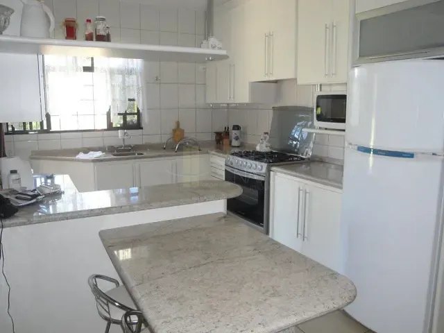 Chácara com 2450m² 4 quartos e 4 banheiros, à venda, no bairro Recanto Estoril em Apucarana
