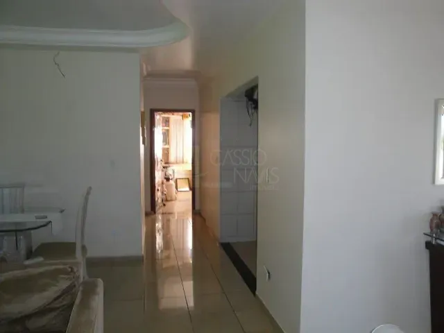 Chácara com 2450m² 4 quartos e 4 banheiros, à venda, no bairro Recanto Estoril em Apucarana