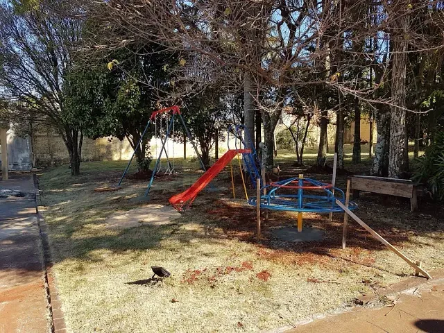 Chácara com 2450m² 4 quartos e 4 banheiros, à venda, no bairro Recanto Estoril em Apucarana