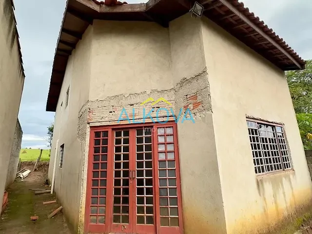 Chácara com 400m² 4 quartos e 2 banheiros, à venda, no bairro Jardim Primavera II B em São José dos Campos