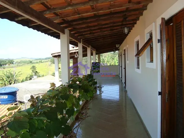 Chácara com 1000m² 5 quartos e 3 banheiros, à venda, no bairro Cerejeira em Guararema