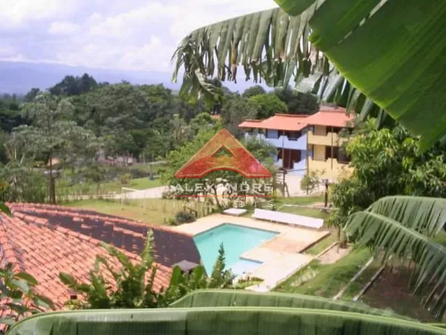 Chácara com 7000m² 17 quartos e 3 banheiros, à venda, no bairro Solar da Mantiqueira em Tremembé