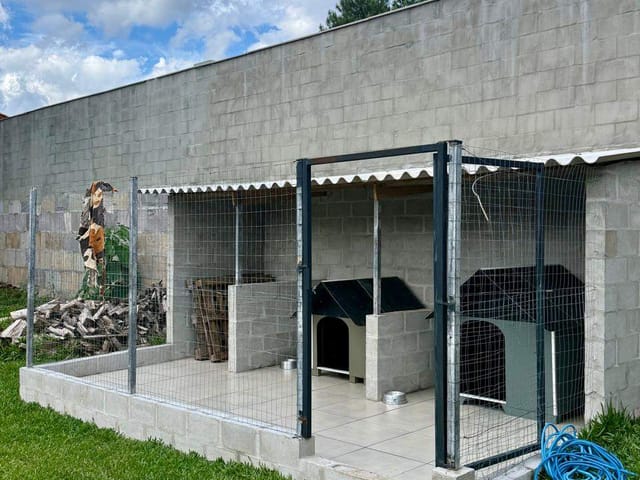 Chácara 3 quartos e 2 banheiros, à venda, no bairro Ana Rech em Caxias do Sul