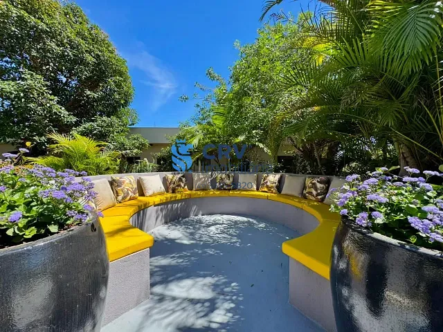 Chácara com 3040m² 3 quartos e 3 banheiros, à venda, no bairro Terras de Santana II em Londrina