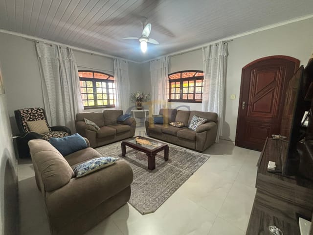 Chácara com 1704m² 3 quartos e 3 banheiros, à venda, no bairro Quintas de Pirapora II em Salto de Pirapora